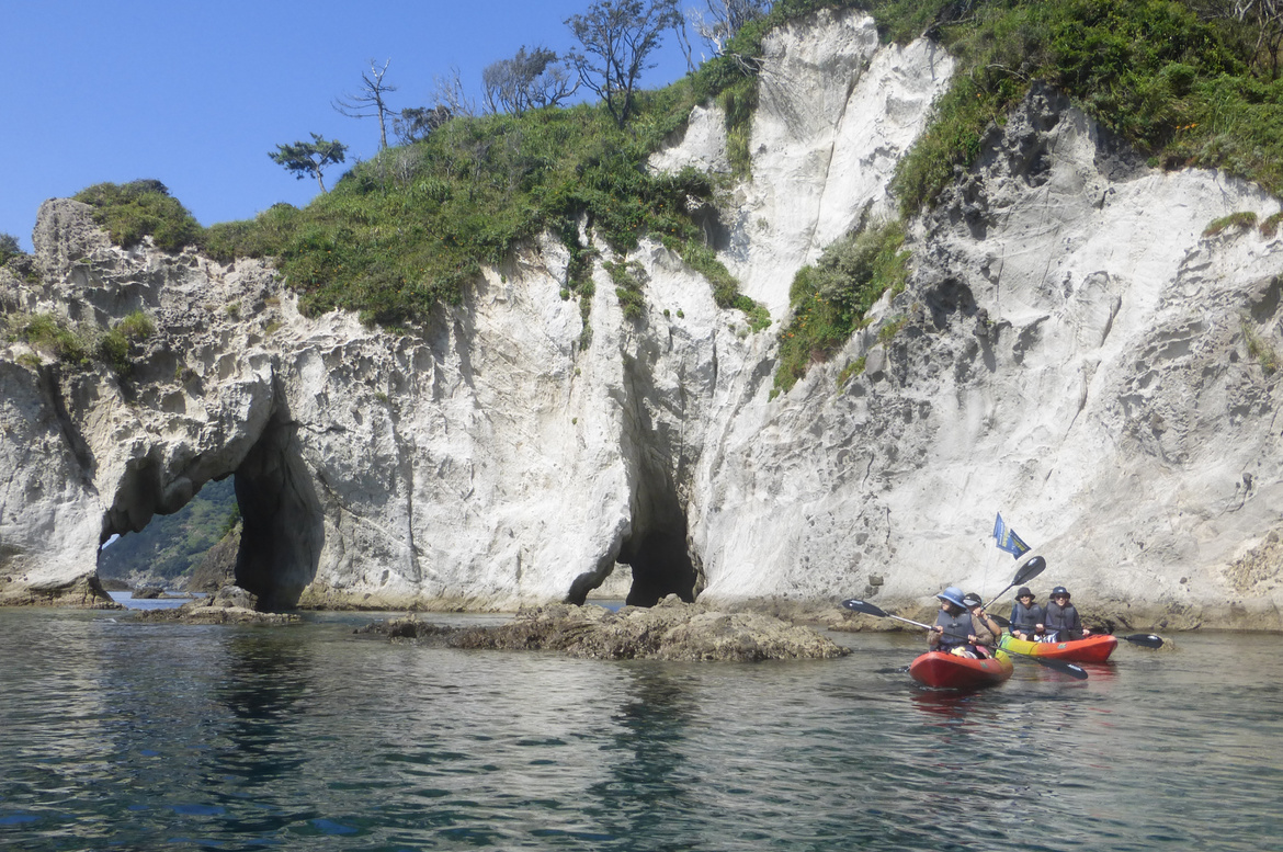 白い崖(凝灰岩)